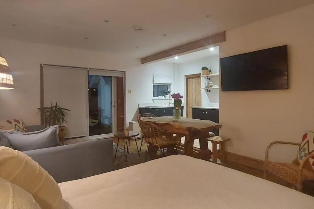 Sunnyside At Scurlage Farm Apartment Суонзи Екстериор снимка