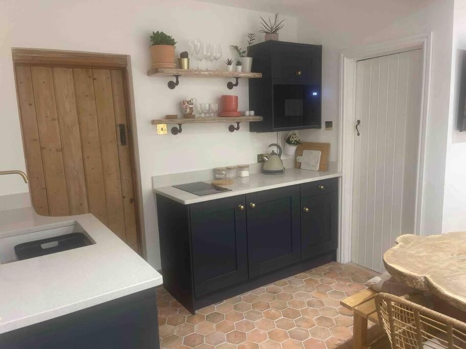 Sunnyside At Scurlage Farm Apartment Суонзи Екстериор снимка